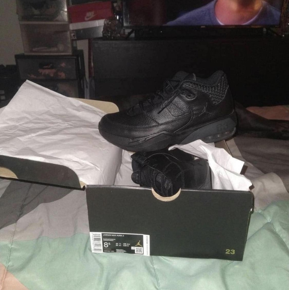 Nike jordan max aura 3